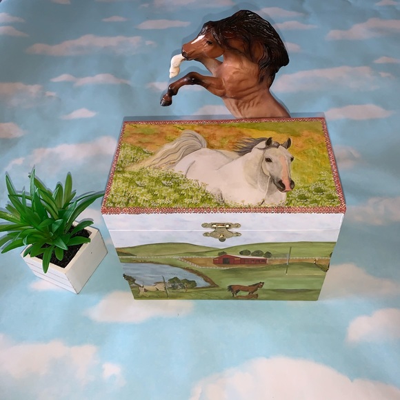 horse musical jewelry box